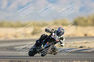 media/Dec-07-2025-CVMA (Sun) [[3e7d2de5dc]]/Race 18-Formula Twins-Formula 40 UL/